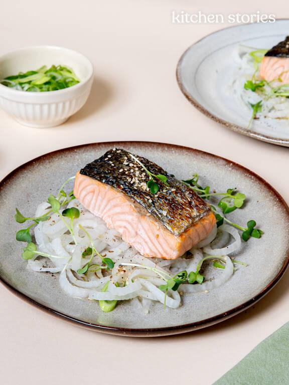 Roasted Salmon With Marinated Daikon Radish 