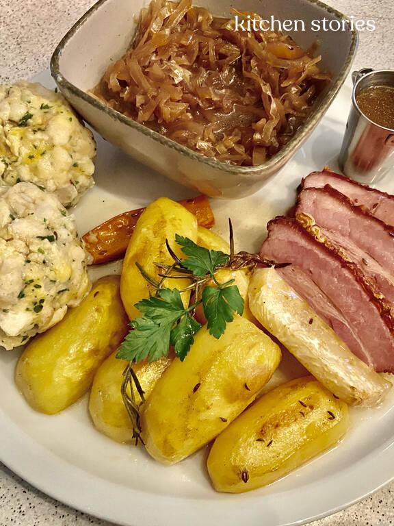 A Bratl In Der Rein Mit Omas S en Kraut Semmelkn del Rezept a-bratl-in-der-rein-mit-omas-s-en-kraut-semmelkn-del-rezept