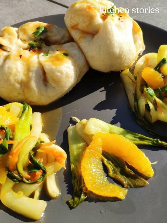 Bahn Bao mit Orangen-Pak-Choi-Salat | Rezept | Kitchen Stories Bahn Bao mit Orangen-Pak-Choi-Salat | Rezept | Kitchen Stories