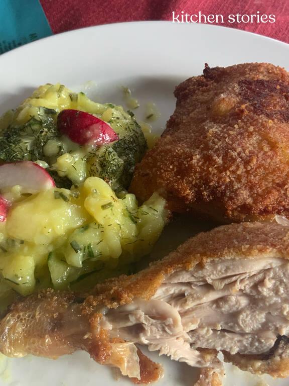 Wiener Backhendl mit Gurken-Kartoffelsalat | Rezept | Kitchen Stories