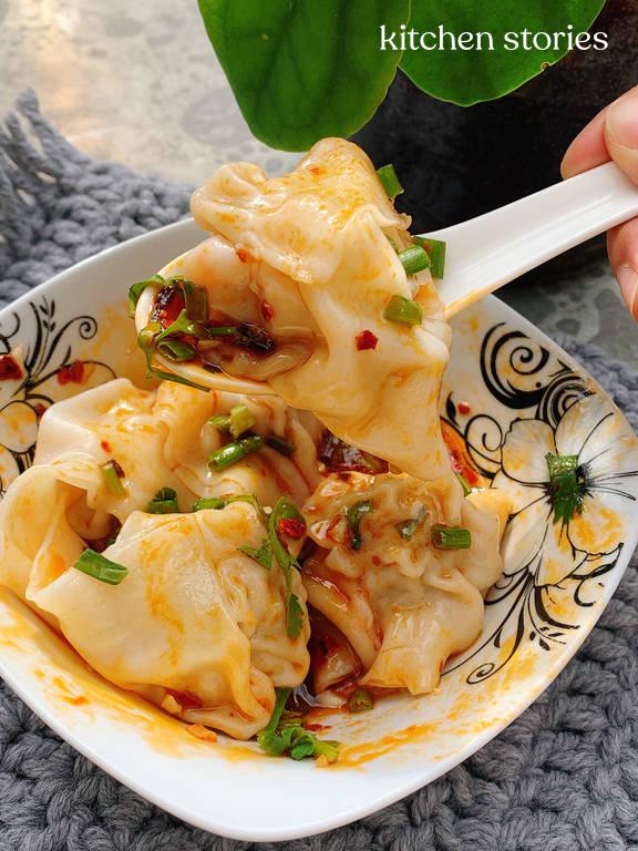 Scharfe Wontons nach Szechuan-Art | Rezept | Kitchen Stories Scharfe Wontons nach Szechuan-Art | Rezept | Kitchen Stories