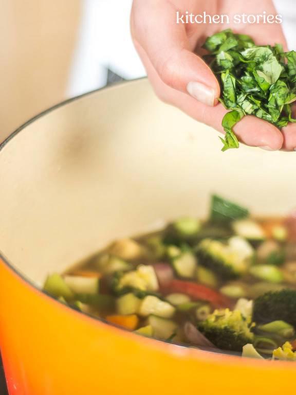 Klassische Minestrone | Rezept | Kitchen Stories Klassische Minestrone | Rezept | Kitchen Stories