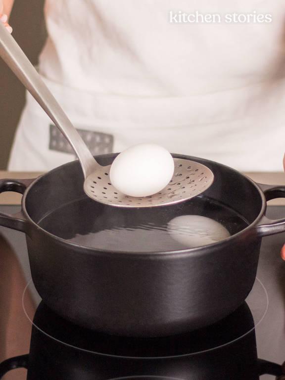 Schottische Eier | Rezept mit Video | Kitchen Stories Schottische Eier | Rezept mit Video | Kitchen Stories