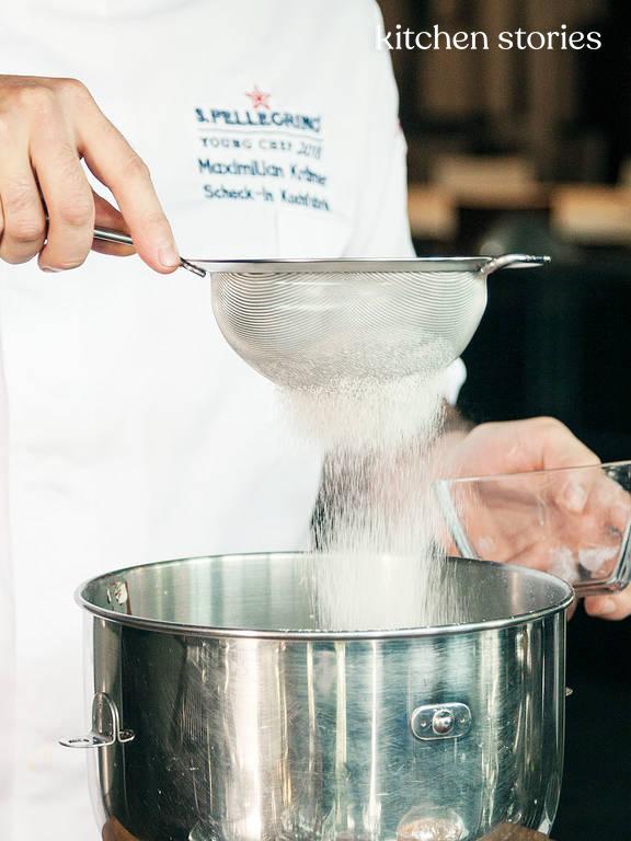 Schokoküchlein mit flüssigem Kern und Glühwein-Zitrusfruchtsalat ... Schokoküchlein mit flüssigem Kern und Glühwein-Zitrusfruchtsalat ...