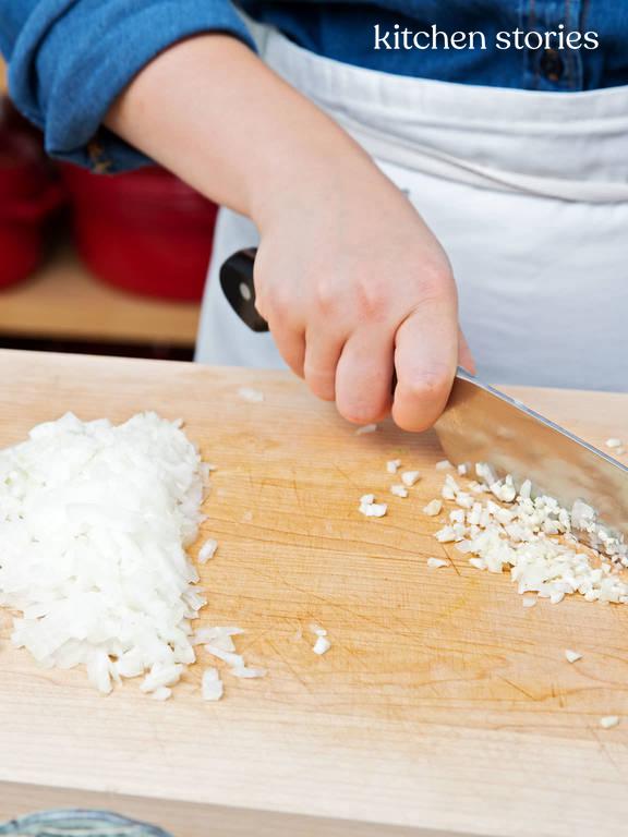 Gebratene Hähnchenbrust mit Weintrauben | Rezept mit Video | Kitchen ... Gebratene Hähnchenbrust mit Weintrauben | Rezept mit Video | Kitchen ...