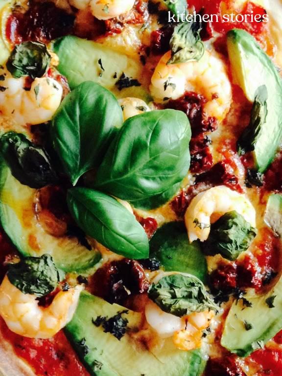 Avocado-Garnelen-Pizza | Rezept | Kitchen Stories Avocado-Garnelen-Pizza | Rezept | Kitchen Stories
