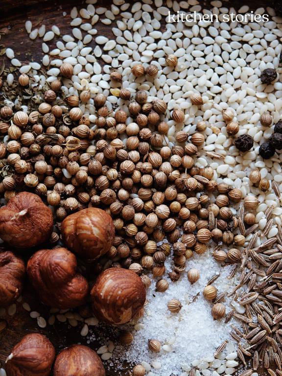 4 Gewürzmischungen, die du ganz einfach selbst herstellst | Stories ... 4 Gewürzmischungen, die du ganz einfach selbst herstellst | Stories ...