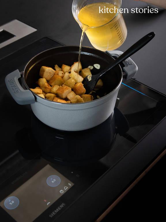 Sopa de Ajo (Spanische Knoblauchsuppe) | Rezept | Kitchen Stories Sopa de Ajo (Spanische Knoblauchsuppe) | Rezept | Kitchen Stories