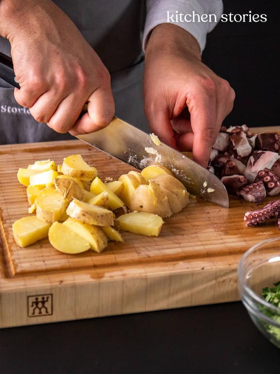 Lauwarmer Oktopus-Kartoffel-Salat | Kitchen Stories Lauwarmer Oktopus-Kartoffel-Salat | Kitchen Stories